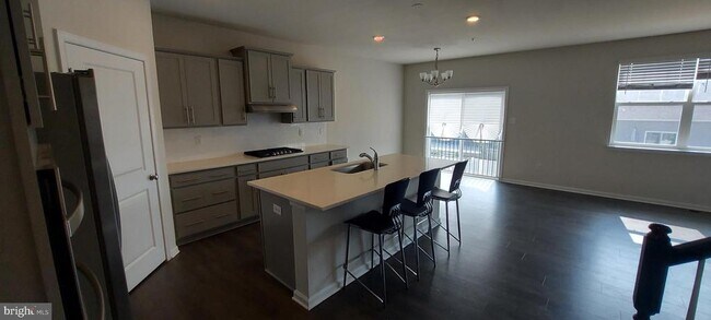 Building Photo - 5767 Haller Pl