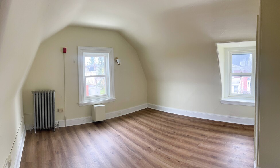 Bedroom 3 - 123 E Washington Ln