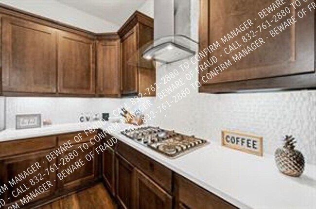 Building Photo - 2606 San Jacinto Dr