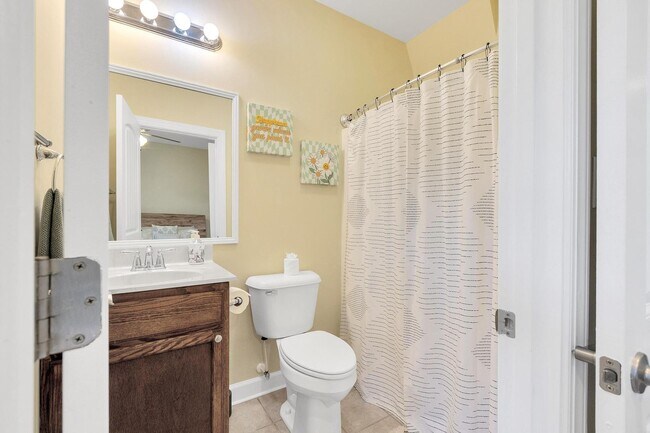 Building Photo - Fully furnished 1 bedroom 1 bath