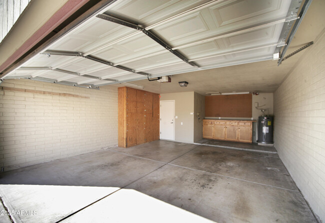 Building Photo - 10880 E Sahuaro Dr