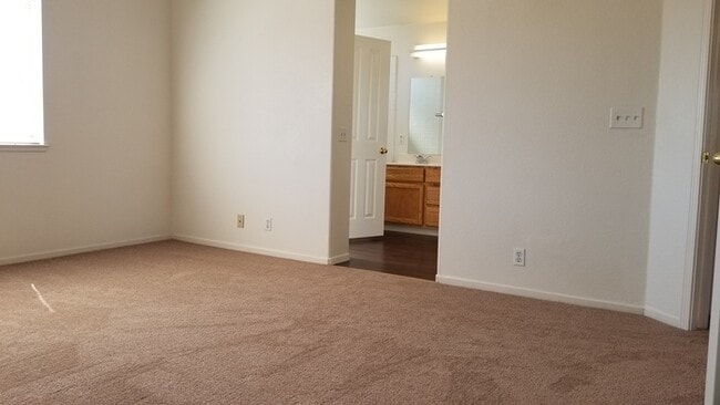 Building Photo - Beautiful 4 bedroom in Citrus Heights!