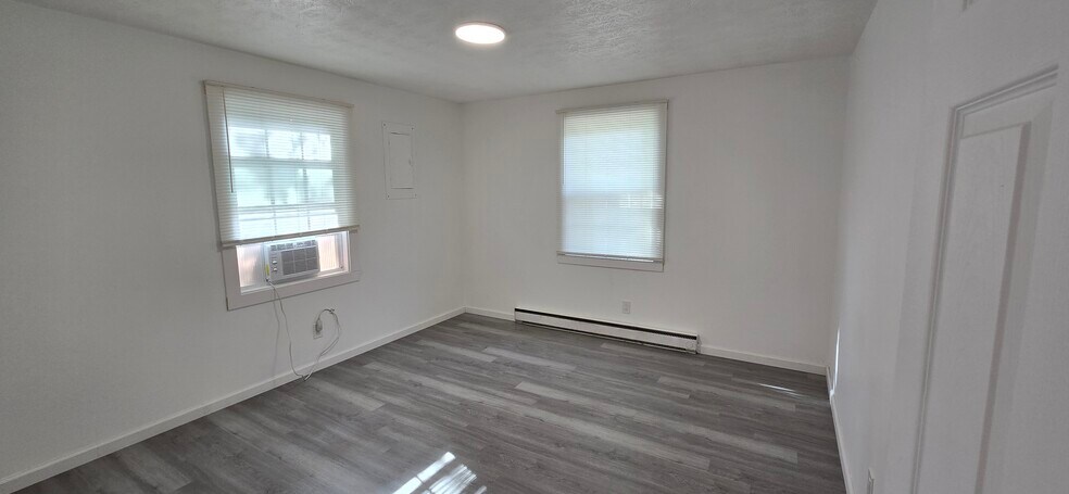 Building Photo - 310 Poe Ave