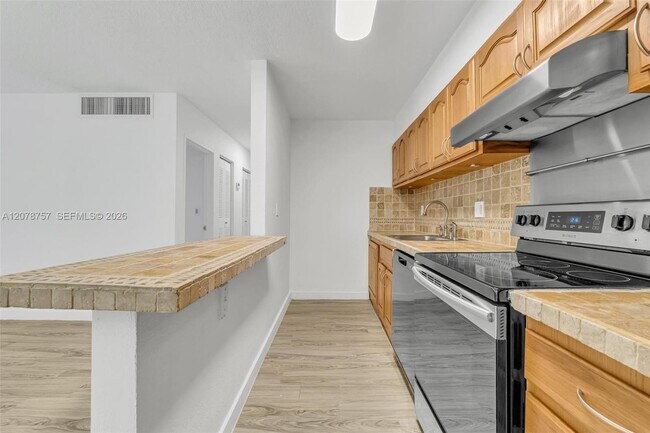 Building Photo - 4140 NW 79th Ave