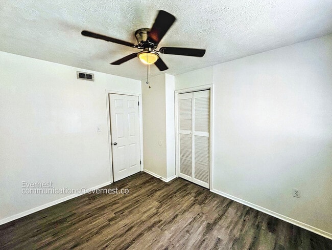 Building Photo - 2740 Teresa Dr