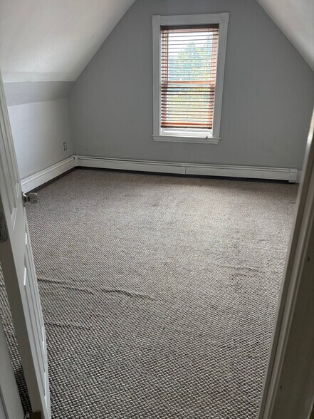 Building Photo - 18 Plimpton Ave