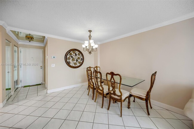 Building Photo - 2017 S Ocean Dr