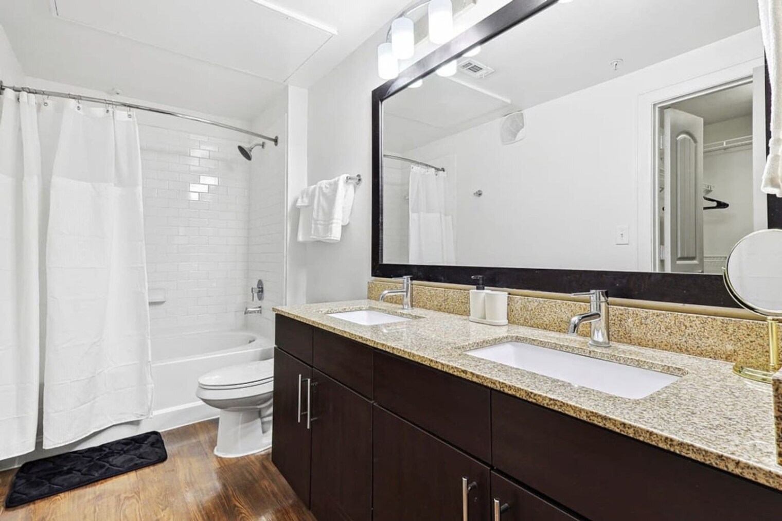 Building Photo - 5445 Town and Country Blvd