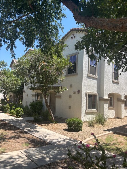 Building Photo - 700 N Port Dr