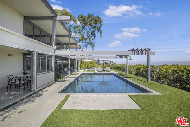 Building Photo - 9892 Beverly Grove Dr