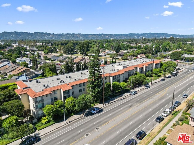 Building Photo - 12830 Burbank Blvd