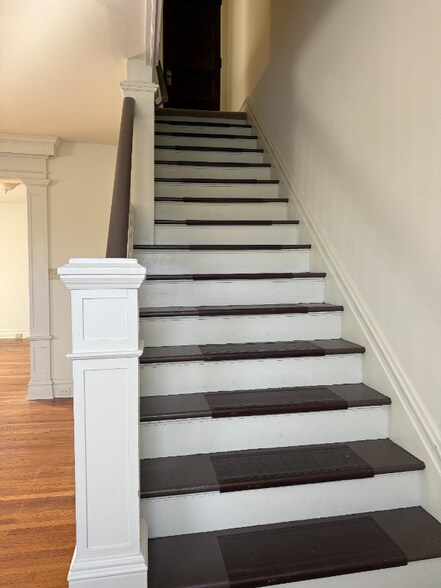 Building Photo - 1629 W Broad St