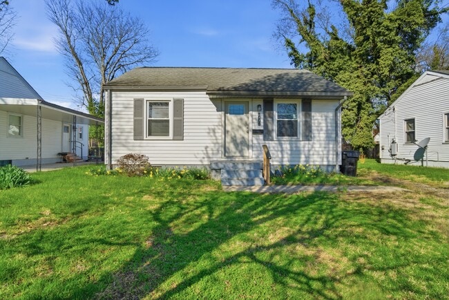 Building Photo - 1008 S 45th St