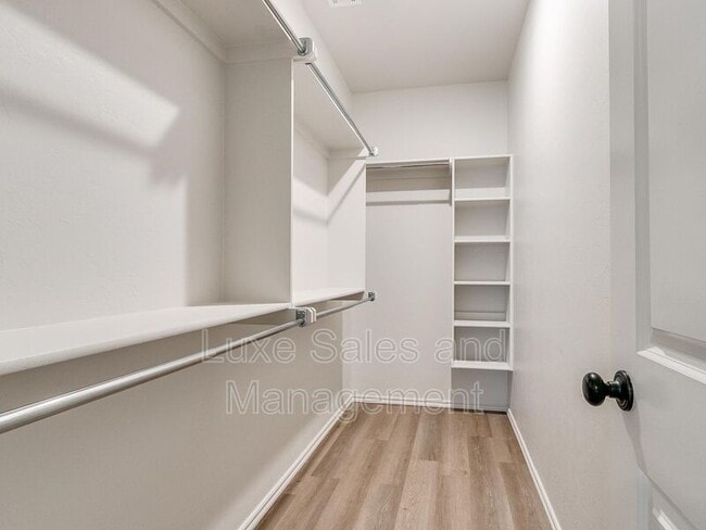 Building Photo - 10601 Lawson Ln