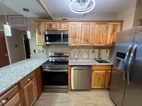 Building Photo - 10th Floor Unit!