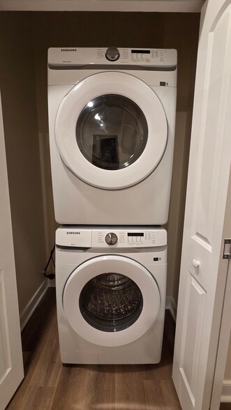 Laundry - 2503 North Ave