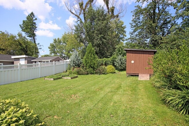 Building Photo - Updated One-Level Belmont Home Near IX Park