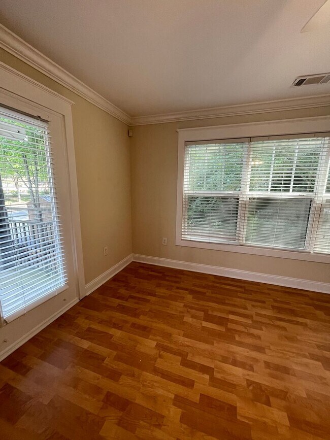 Building Photo - 07-212 Warrior