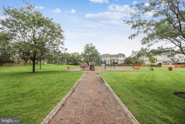 Building Photo - 7510 E Plateau Dr