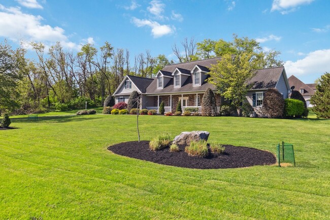 Building Photo - Effortless Charm in Over 3,000 Sq Ft of Li...