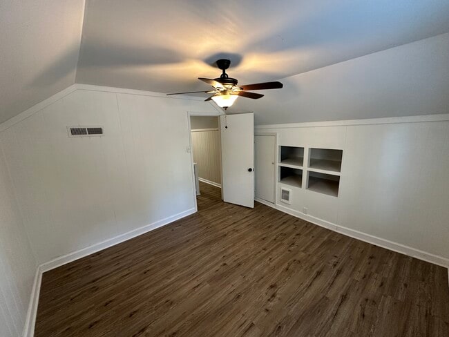 Building Photo - 958 Winburn Dr