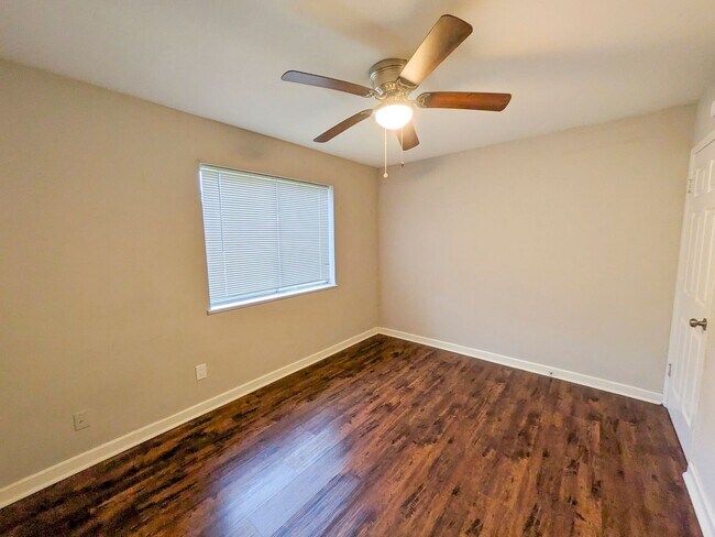 Building Photo - 460 Belvedere Dr