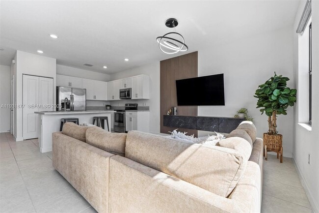 Building Photo - 20544 NE 5th Pl