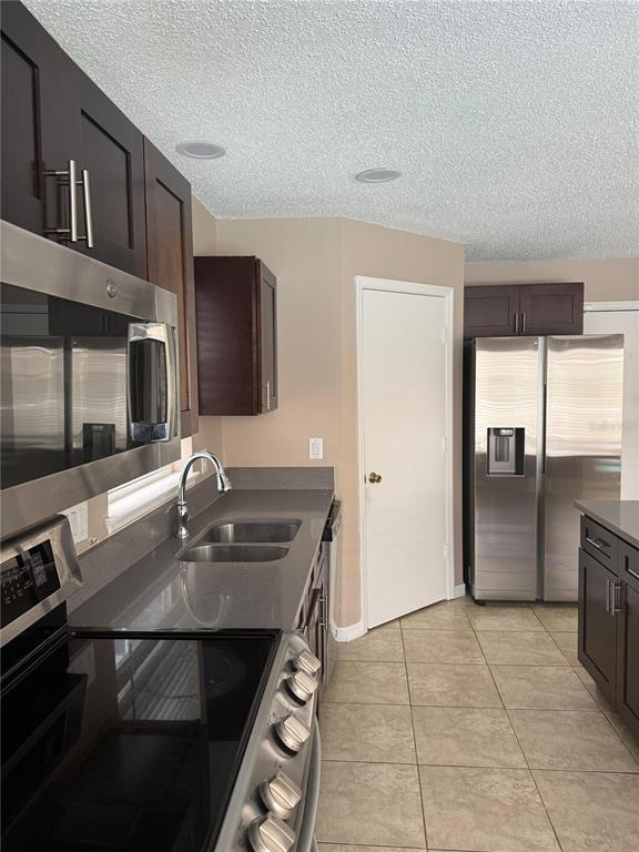 Building Photo - 14235 Sun Bay Dr