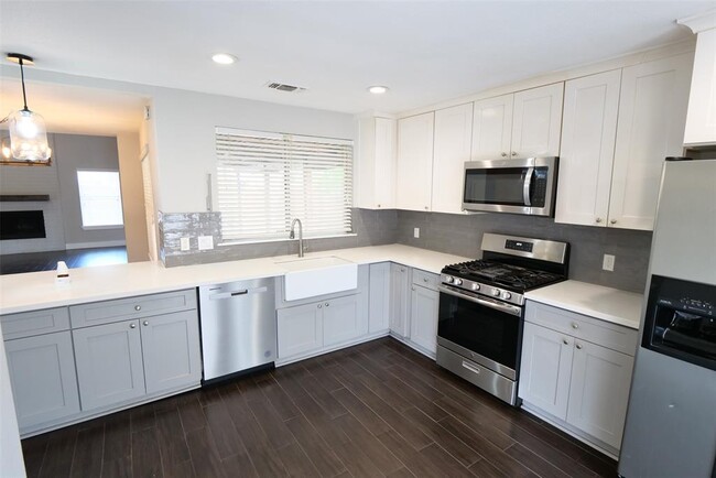 Building Photo - 5302 Prairie Creek Dr