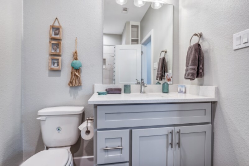 Building Photo - 144 W 5th St