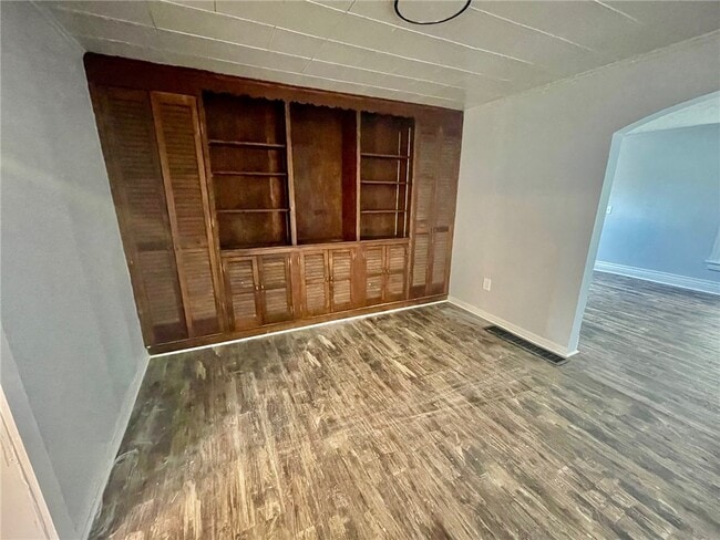 Building Photo - 223 E Filbert St