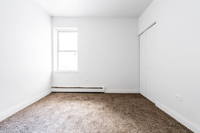 Building Photo - 5100-04 W Madison St Chicago, IL 60644