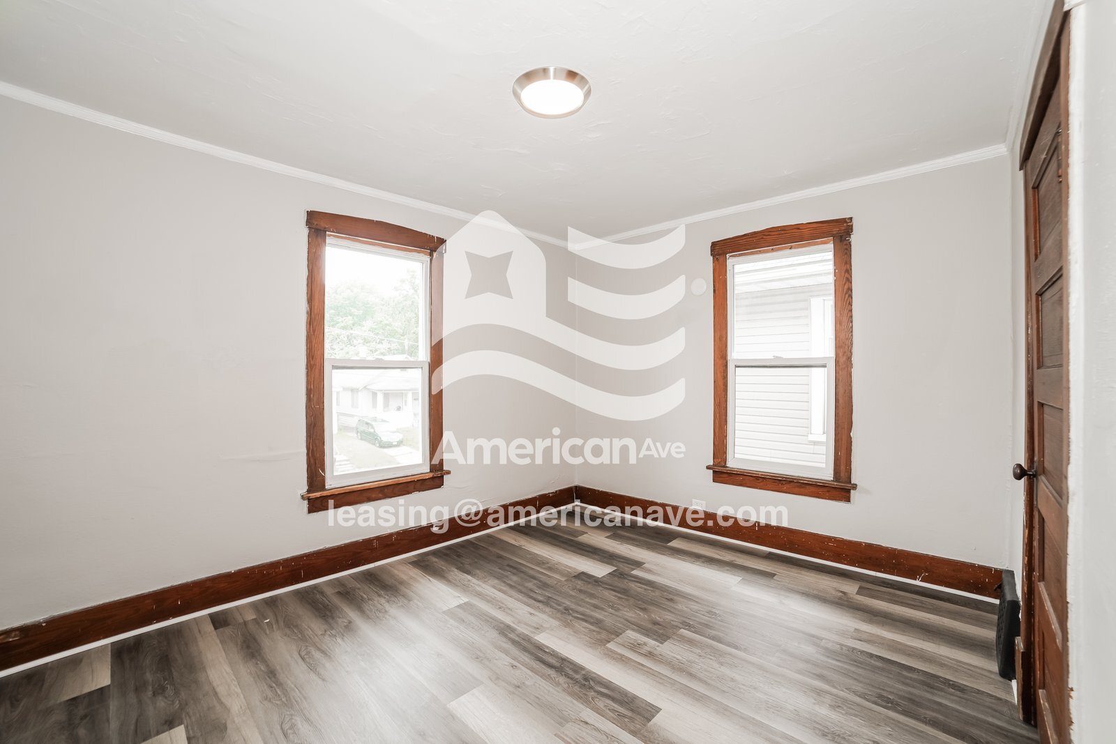 Building Photo - 707 E Republic St