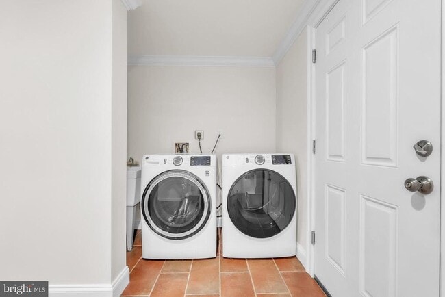 Building Photo - 6415 Bradley Blvd