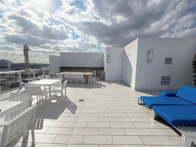 Building Photo - 4250 Biscayne Blvd