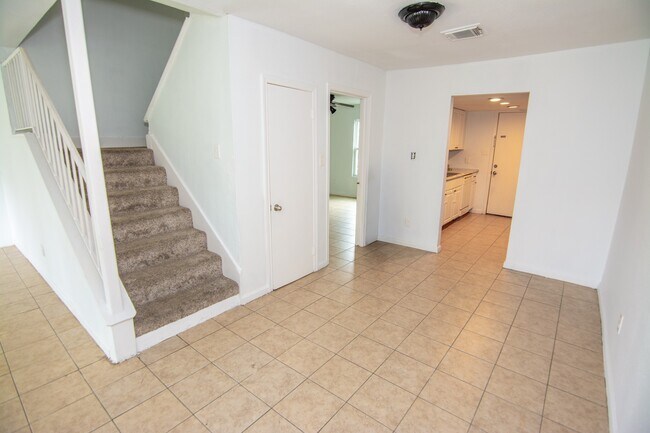 Building Photo - 171 Casa Grande Dr