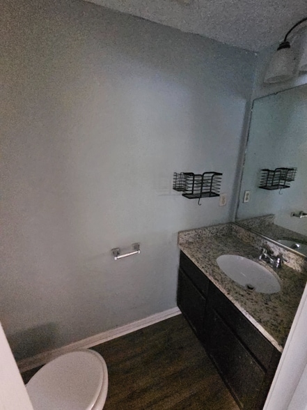 Building Photo - 1 Lilac St