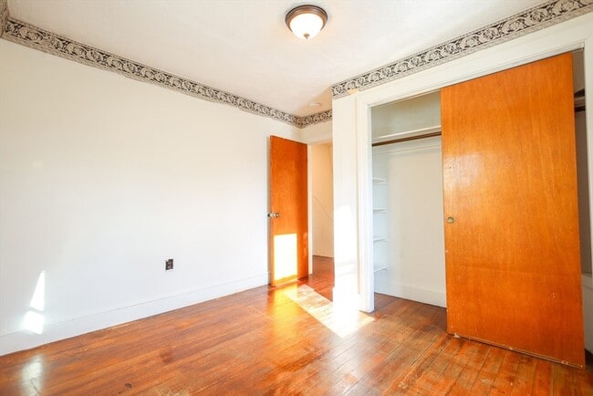 Building Photo - 68 Newhall St