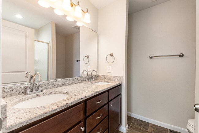 Building Photo - 487 S Arlington Rd