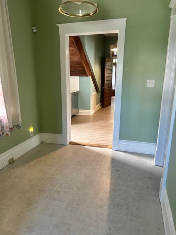 Building Photo - 134 Broad St