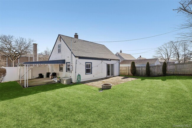 Building Photo - 22 Shelter Ln