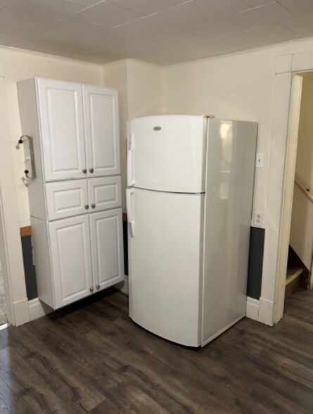 Building Photo - 257 Thompson Ave