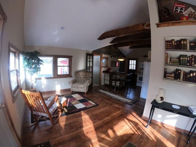 Building Photo - N4567 Oak Knoll Dr