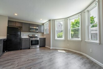 Building Photo - 9 Veto St