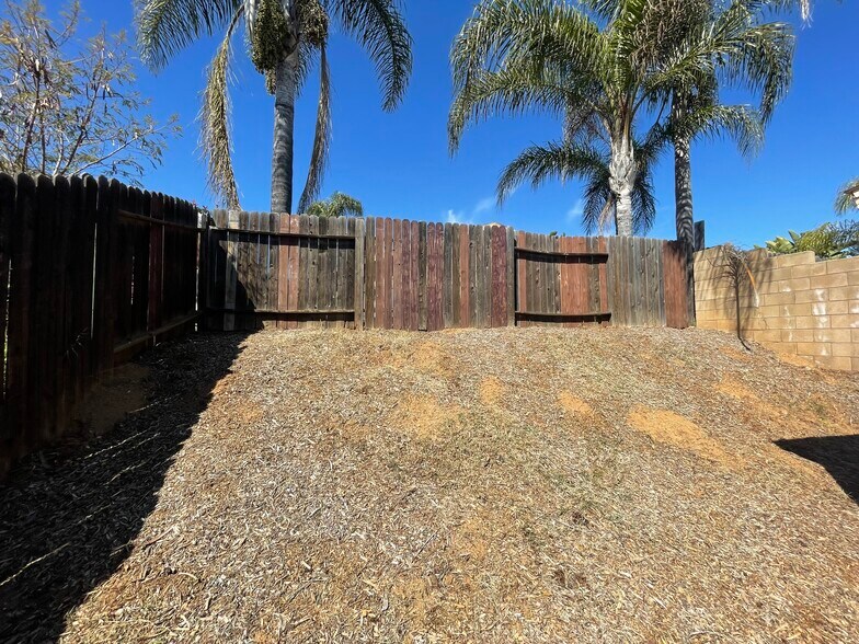 Building Photo - 453 Sancado Ter
