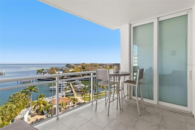 Building Photo - 1325 Snell Isle Blvd NE