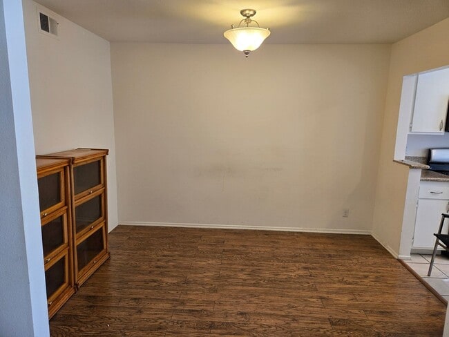 Building Photo - Lovely Ground Level 1 Bedroom 1 Bathroom In Irvine