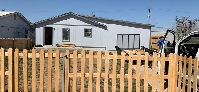 Building Photo - 1507 E 16th St