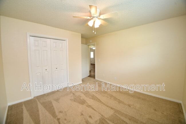 Building Photo - 401 N Fir Pl
