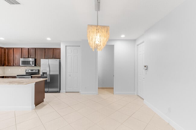 Building Photo - 3111 Waterside Cir